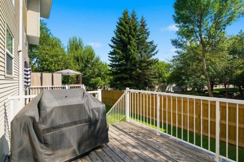 277 Inglewood Grove Se, Calgary, AB - Outdoor With Exterior