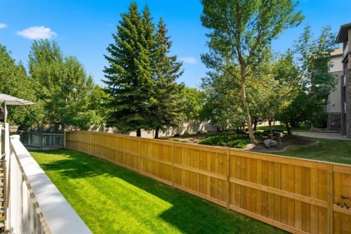 277 Inglewood Grove Se, Calgary, AB - Outdoor With Backyard