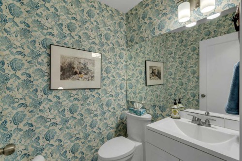 112 Hidden Vale Place Nw, Calgary, AB - Indoor Photo Showing Bathroom