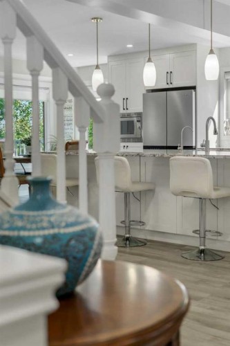 112 Hidden Vale Place Nw, Calgary, AB - Indoor Photo Showing Kitchen With Upgraded Kitchen