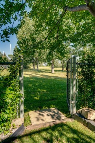 112 Hidden Vale Place Nw, Calgary, AB - Outdoor