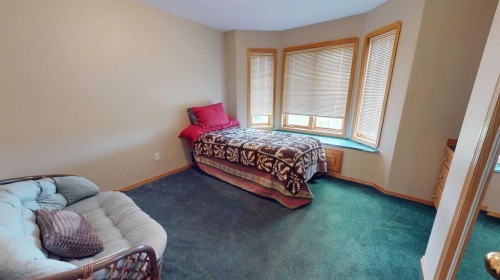38323 Range Road 282, Rural Red Deer County, AB - Indoor Photo Showing Bedroom