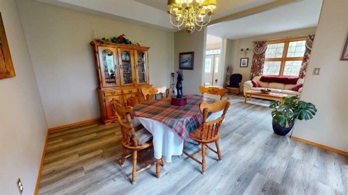 38323 Range Road 282, Rural Red Deer County, AB - Indoor Photo Showing Dining Room