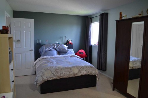 102 Citadel Mesa Close, Calgary, AB - Indoor Photo Showing Bedroom