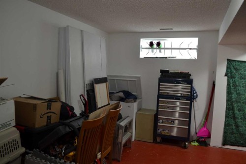 102 Citadel Mesa Close, Calgary, AB - Indoor Photo Showing Other Room