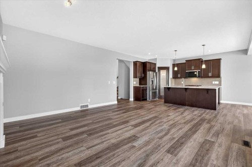 51 Evansborough Road Nw, Calgary, AB - Indoor Photo Showing Kitchen