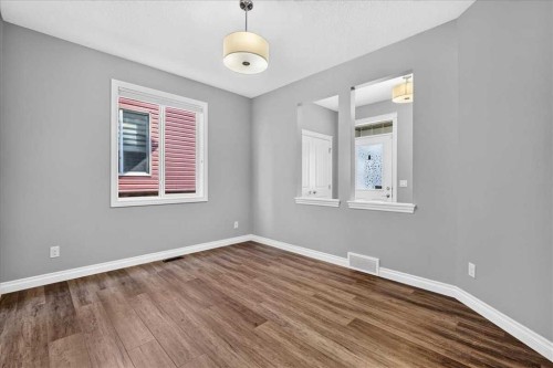 51 Evansborough Road Nw, Calgary, AB - Indoor Photo Showing Other Room