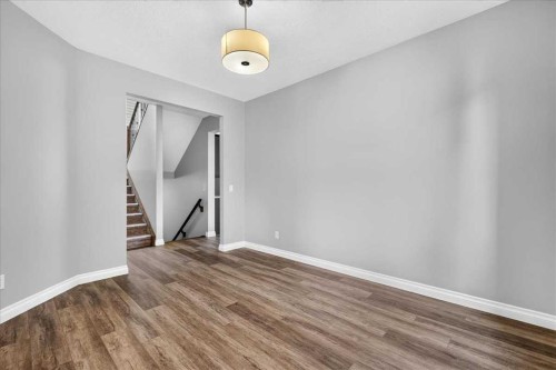 51 Evansborough Road Nw, Calgary, AB - Indoor Photo Showing Other Room