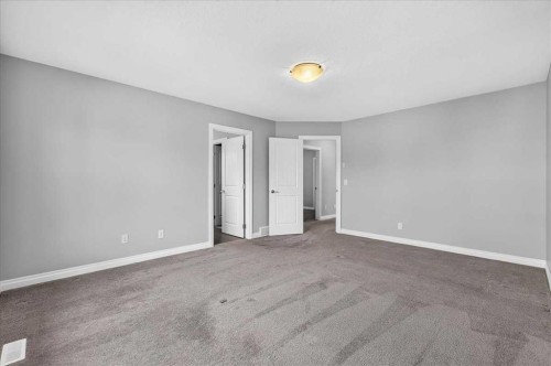 51 Evansborough Road Nw, Calgary, AB - Indoor Photo Showing Other Room
