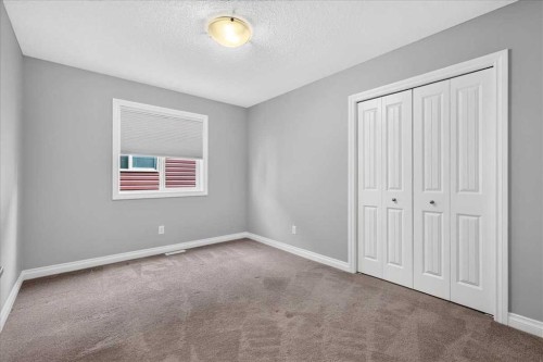 51 Evansborough Road Nw, Calgary, AB - Indoor Photo Showing Other Room