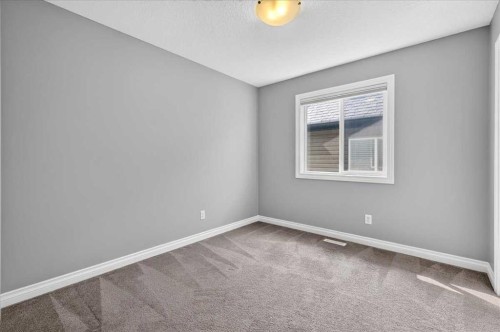 51 Evansborough Road Nw, Calgary, AB - Indoor Photo Showing Other Room
