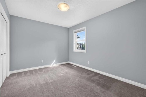 51 Evansborough Road Nw, Calgary, AB - Indoor Photo Showing Other Room