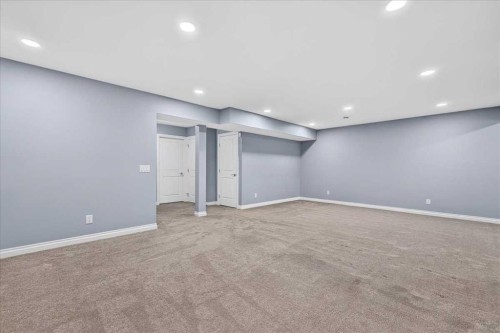 51 Evansborough Road Nw, Calgary, AB - Indoor Photo Showing Other Room