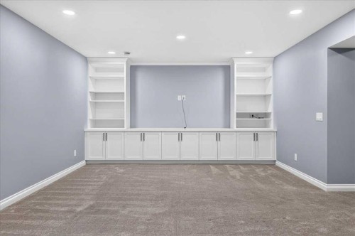 51 Evansborough Road Nw, Calgary, AB - Indoor Photo Showing Other Room