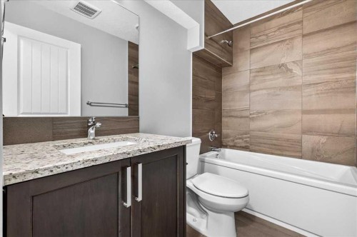 51 Evansborough Road Nw, Calgary, AB - Indoor Photo Showing Bathroom