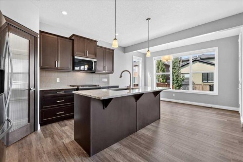 51 Evansborough Road Nw, Calgary, AB - Indoor Photo Showing Kitchen With Upgraded Kitchen