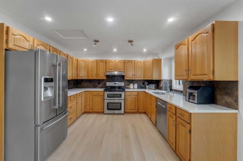 280140 Township Road 241A, Chestermere, AB - Indoor Photo Showing Kitchen