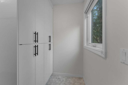 280140 Township Road 241A, Chestermere, AB - Indoor Photo Showing Other Room