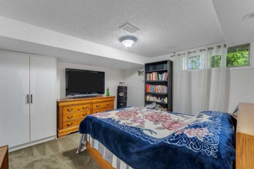 280140 Township Road 241A, Chestermere, AB - Indoor Photo Showing Bedroom