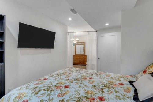 280140 Township Road 241A, Chestermere, AB - Indoor Photo Showing Bedroom