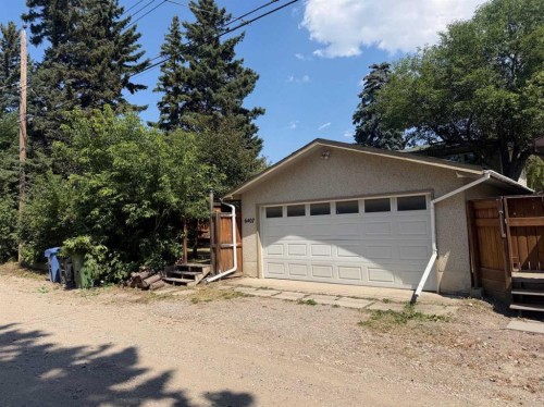 6407 Lombardy Crescent Sw, Calgary, AB - Outdoor