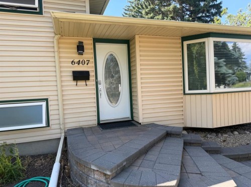 6407 Lombardy Crescent Sw, Calgary, AB - Outdoor With Exterior