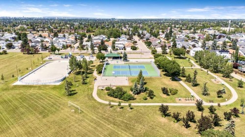 318 Applewood Drive Se, Calgary, AB - Outdoor With View
