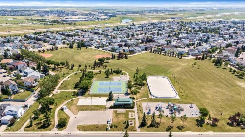 318 Applewood Drive Se, Calgary, AB - Outdoor With View