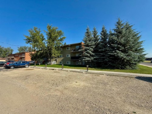 0-115 8 Avenue Sw, High River, AB - Outdoor