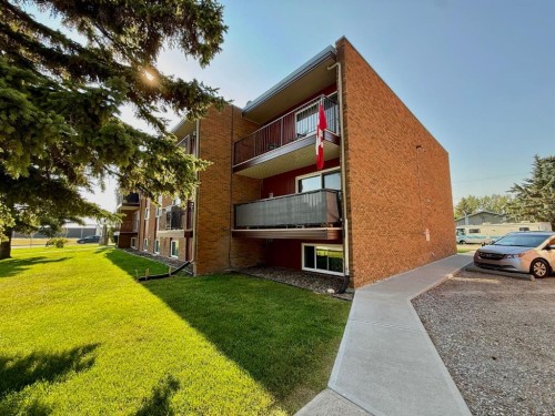 0-115 8 Avenue Sw, High River, AB - Outdoor