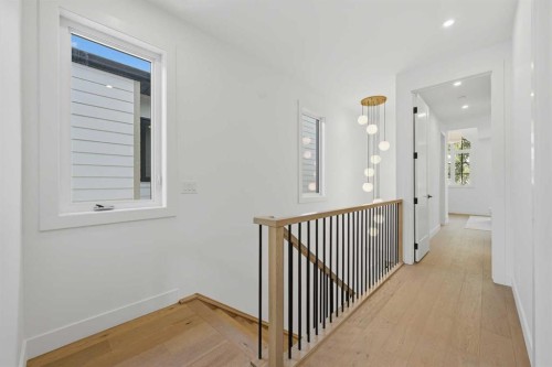 409 28 Avenue Nw, Calgary, AB - Indoor Photo Showing Other Room