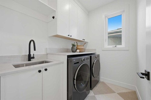 409 28 Avenue Nw, Calgary, AB - Indoor Photo Showing Laundry Room