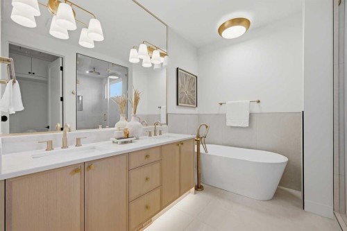 409 28 Avenue Nw, Calgary, AB - Indoor Photo Showing Bathroom