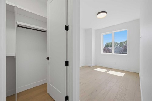 409 28 Avenue Nw, Calgary, AB - Indoor Photo Showing Other Room