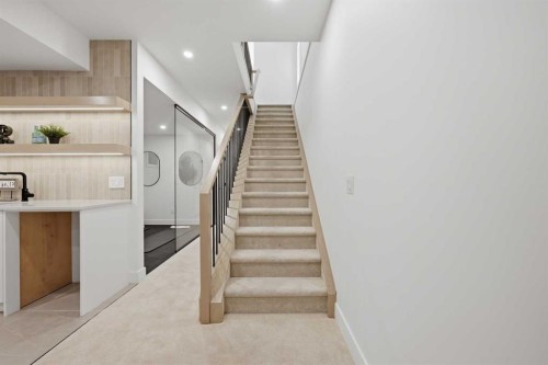 409 28 Avenue Nw, Calgary, AB - Indoor Photo Showing Other Room