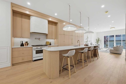 409 28 Avenue Nw, Calgary, AB - Indoor Photo Showing Kitchen With Upgraded Kitchen