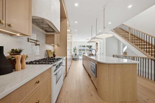 409 28 Avenue Nw, Calgary, AB - Indoor Photo Showing Kitchen With Upgraded Kitchen
