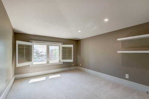 51 Aspen Meadows Green Sw, Calgary, AB - Indoor Photo Showing Other Room