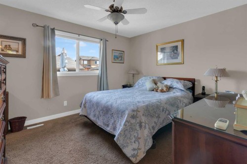 44 Ravenslea Crescent Se, Airdrie, AB - Indoor Photo Showing Bedroom