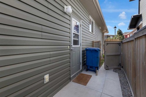 44 Ravenslea Crescent Se, Airdrie, AB - Outdoor With Exterior