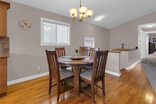 44 Ravenslea Crescent Se, Airdrie, AB - Indoor Photo Showing Dining Room