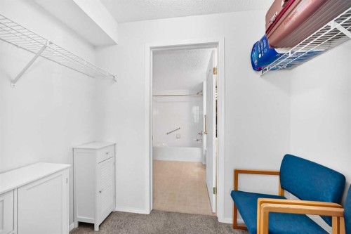 3425-3000 Millrise Point Sw, Calgary, AB - Indoor