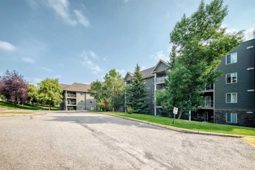 3425-3000 Millrise Point Sw, Calgary, AB - Outdoor