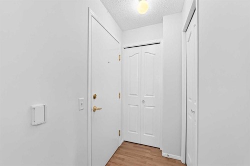 3425-3000 Millrise Point Sw, Calgary, AB - Indoor Photo Showing Other Room