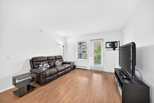 3425-3000 Millrise Point Sw, Calgary, AB - Indoor Photo Showing Other Room