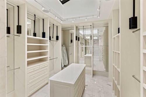 1020 Bel-Aire Drive Sw, Calgary, AB - Indoor Photo Showing Other Room