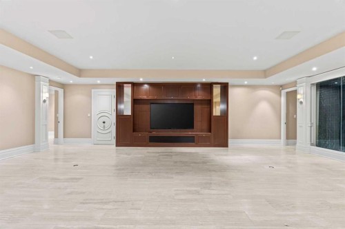 1020 Bel-Aire Drive Sw, Calgary, AB - Indoor Photo Showing Other Room