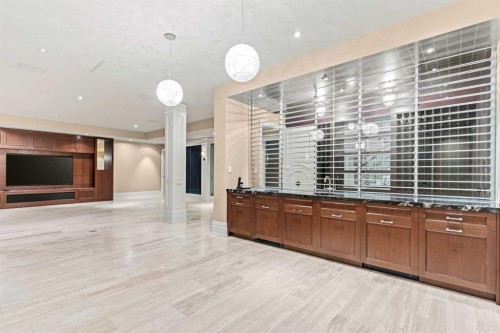 1020 Bel-Aire Drive Sw, Calgary, AB - Indoor Photo Showing Other Room