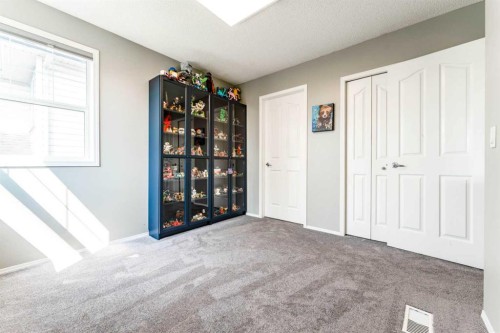 99 Springbluff Boulevard Sw, Calgary, AB - Indoor Photo Showing Other Room