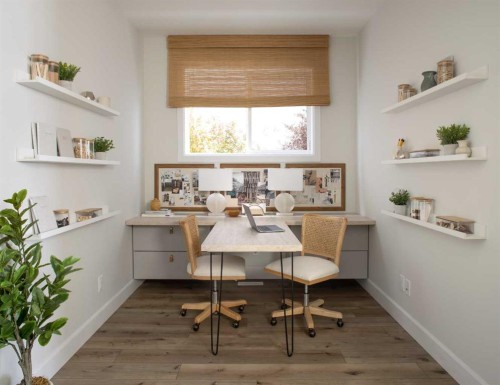 99 Mercado Crescent Se, Calgary, AB - Indoor Photo Showing Office